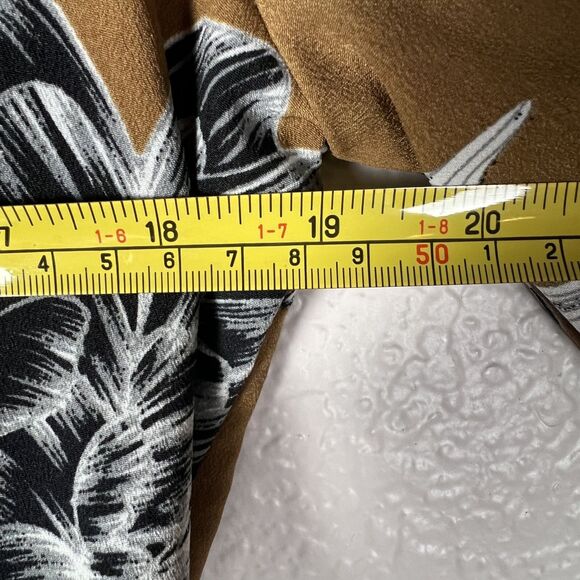 Who What Wear Sz M Long Sleeve Floral Peplum Blouse Asymmetrical Buttons Mustard - Picture 9 of 11